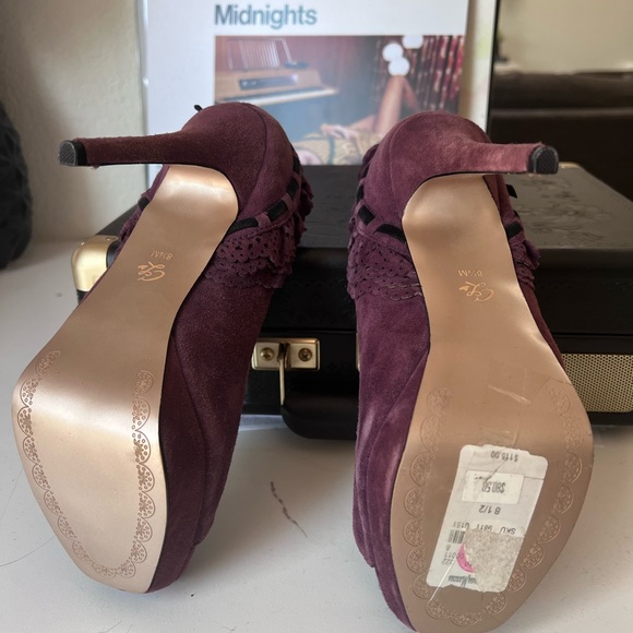 CeCe Lamour Purple Velvet Bow stilettos - Picture 6 of 6
